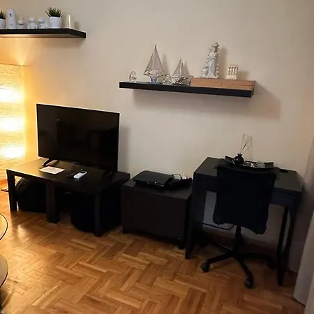 Renovated Cozy Near To Acropolis Афины