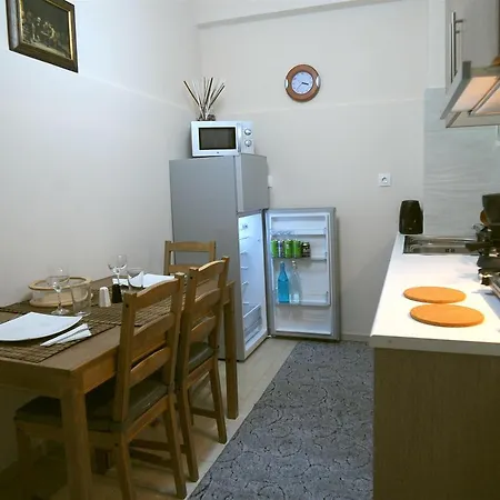 Апартаменты Renovated Cozy Near To Acropolis